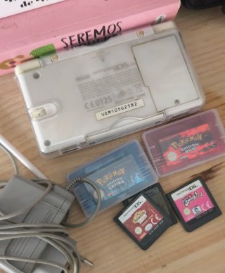 Nintendo DS Lite Bianca + Custodia + 5 Giochi