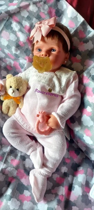 Preciosa bebé reborn silicona niña con pelito