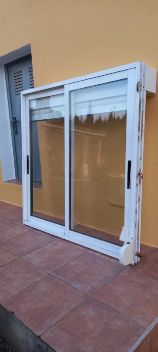 Ventana aluminio 120x120cm Crimalit