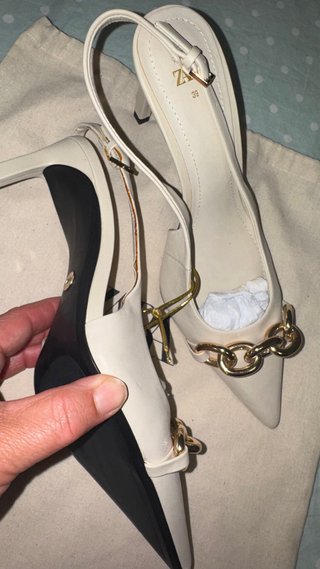 Zapatos Zara Tacon Cadena Dorada Beige