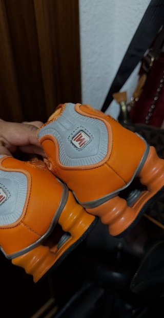 Zapatilla Nike Shox Naranja
