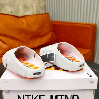 Nike Mind 001