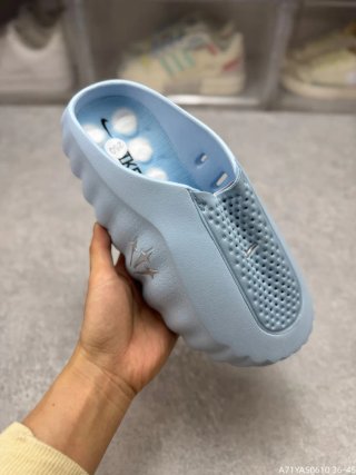 Nike Mind 001