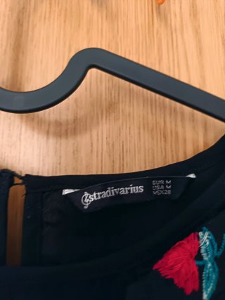 Camisa Stradivarius bordada