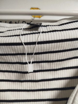 Top rayas anudado frontal