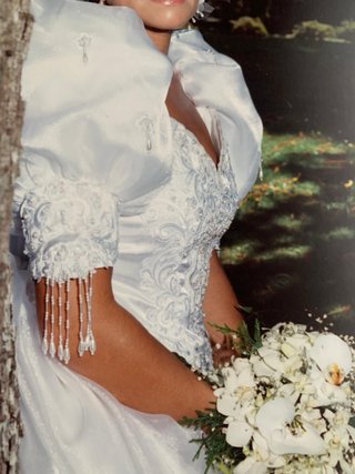 Vestido de Novia Blanco con Mangas Abullonadas