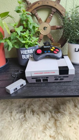 Consola NASA Gris y Blanca