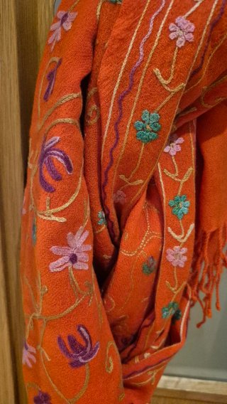 Pashmina India Naranja con Flores Moradas