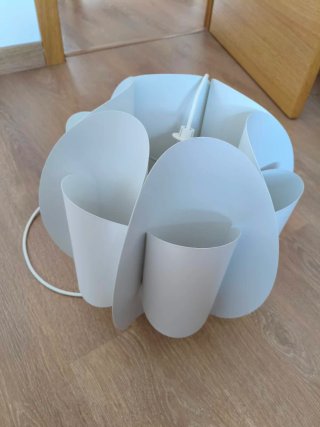 Lámpara colgante Ikea blanca, TRUBBNATE 2025
