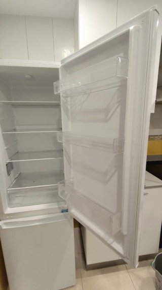 Frigorífico OK OFK 651 E W blanco con menos de un