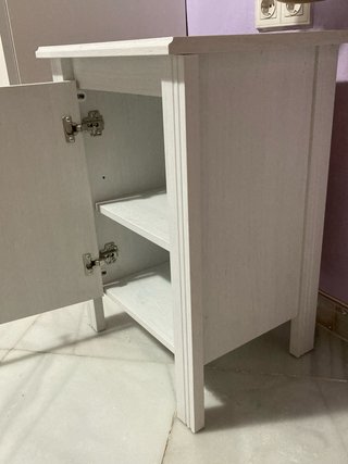 Mesita de noche / Escritorio blanco