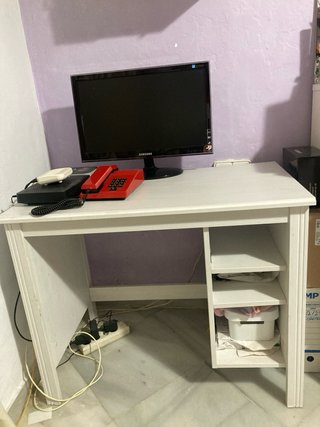 Mesita de noche / Escritorio blanco
