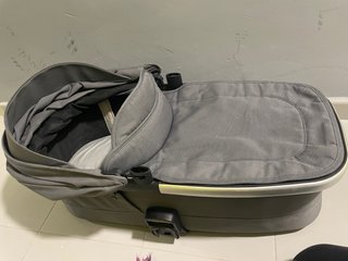 Carrito Joolz Hub+ Silla + Capazo + Lluvia