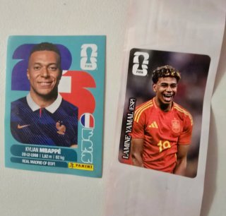 Cambio Panini Mbappé y Lamine Yamal CC por Messi