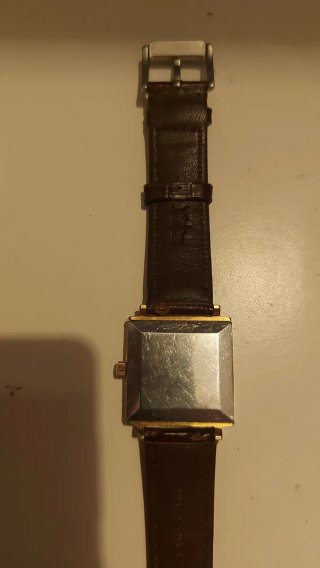 Reloj Tissot Seastar Cuadrado Dorado y Marrón