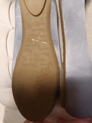 Bailarinas marca Rojo Vivo, gris perla. Nuevas.