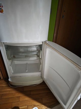 Nevera grande blanca
