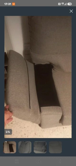 Sofá de tela beige y gris