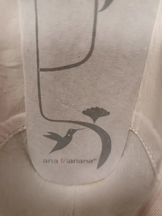Zapatos Bailarina blancos. marca Ana Mariana.