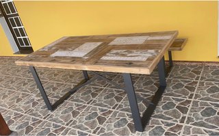 Mesa y banco madera tallada
