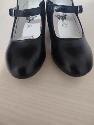 Tacones negros niña talla 31