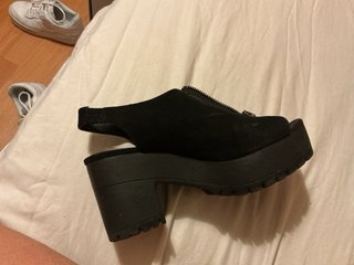 Sandalias tacón plataforma cremallera negras