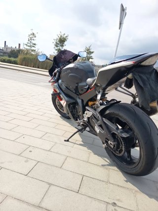 Suzuki GSX-R 1000 Negra/Roja