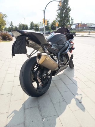 Suzuki GSX-R 1000 Negra/Roja