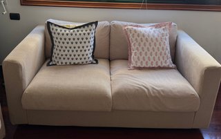 URGE. Sofás de tela beige y gris