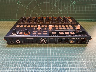 Arturia DrumBrute Impact caja de ritmos