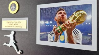 Maglia Messi autografata con cornice e foto COA