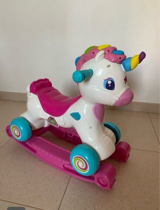 Unicornio balancín musical