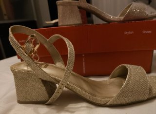 Sandalias doradas Xti mujer
