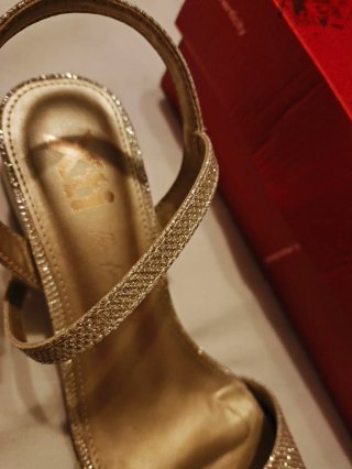 Sandalias doradas Xti mujer