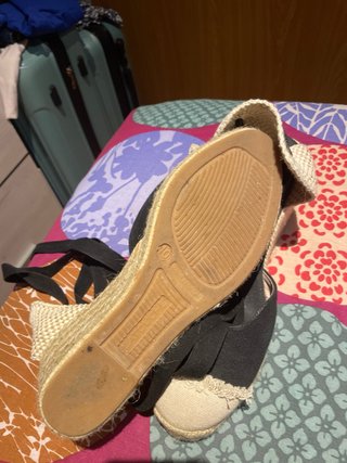 Alpargatas con cuerdas beige y negro