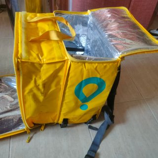 Mochila Glovo amarilla