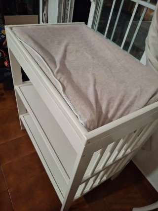 Cambiador de bebé blanco