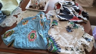 Camiseta sin mangas con calavera y serpiente