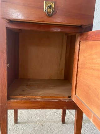 Mesita de noche antigua mármol y madera