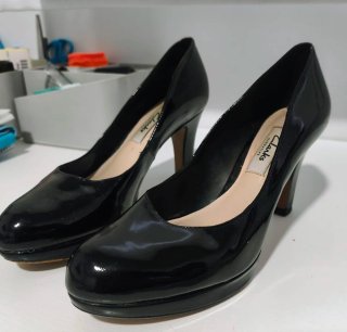 Zapatos de tacón negros Clarks