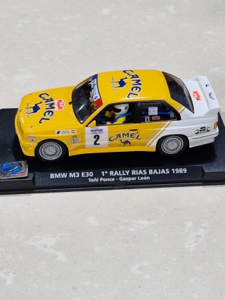 Scalextric BMW M3 E30 Camel 1989 fly