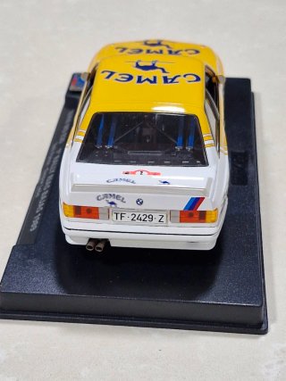 Scalextric BMW M3 E30 Camel 1989 fly