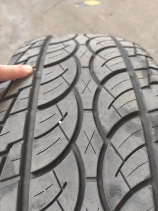 2 Neumáticos 285/45 R22