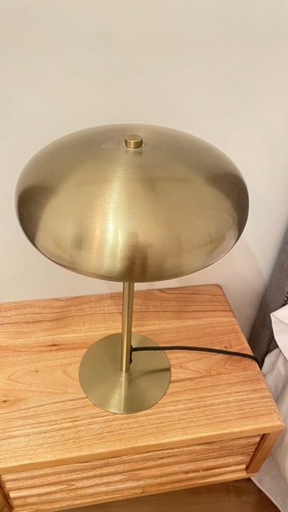 Lámpara de mesa dorada Zara Home
