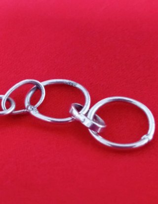 Pulsera de plata con piedras