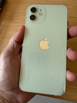 iPhone 12 128GB (cristal trasero dañado)
