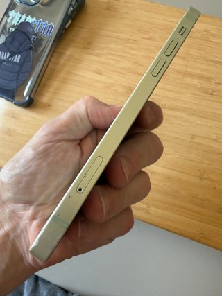 iPhone 12 128GB (cristal trasero dañado)