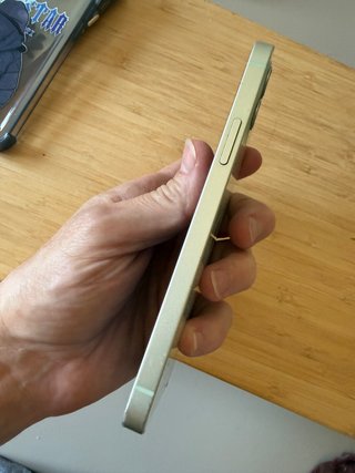 iPhone 12 128GB (cristal trasero dañado)