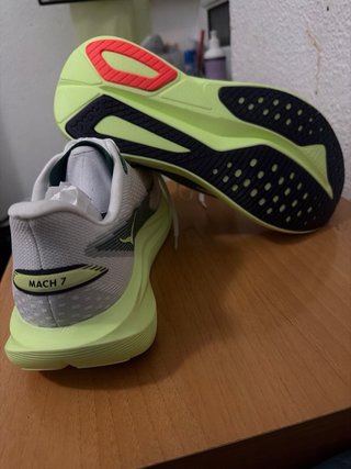 Hoka Mach 7 Talla 45 1/3 US 11 Nuevas