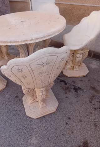 Conjunto mesa y 5 sillas de piedra